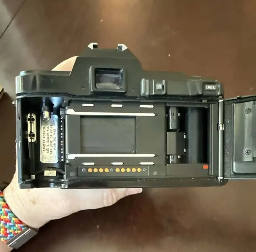 Minolta Maxxum 7000 35mm SLR Film Camera with AF 35-70mm Lens and Original Box